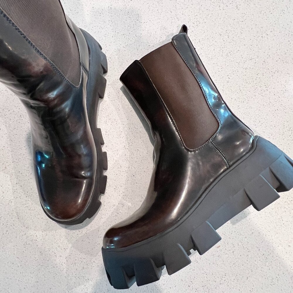 RARE SOLD-OUT Circus by Sam Edelman Ana Lug-Sole Chelsea Boots – Size 12M – NEW